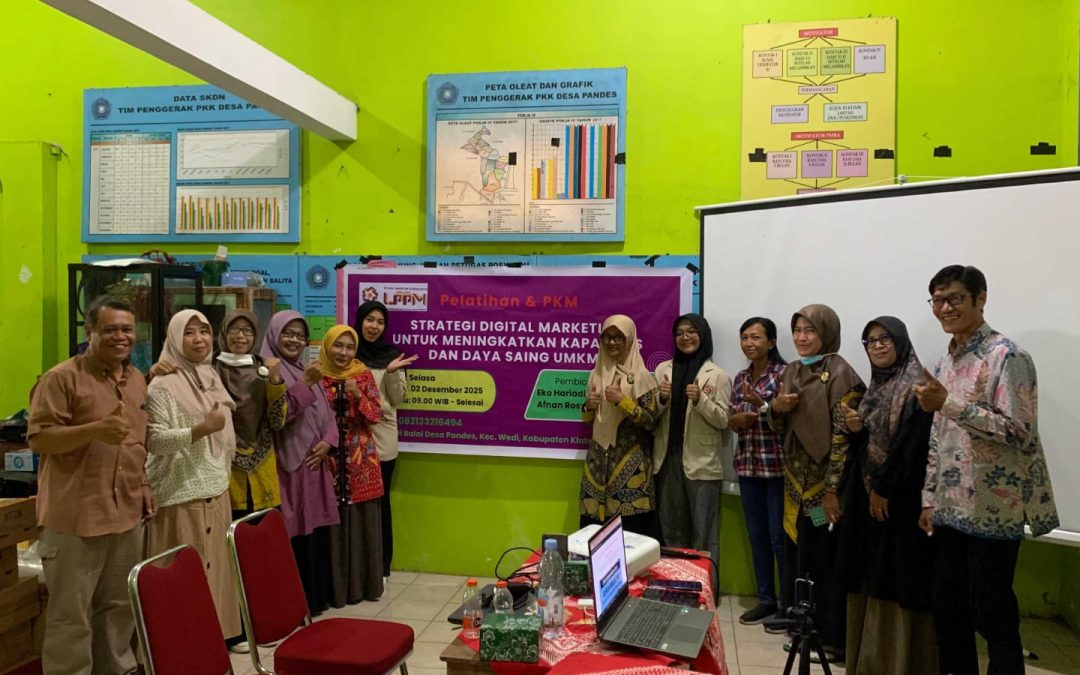 PKM Dosen STMIK AMIKOM Surakarta Dorong UMKM Desa Pandes Naik Kelas  Lewat Strategi Digital Marketing